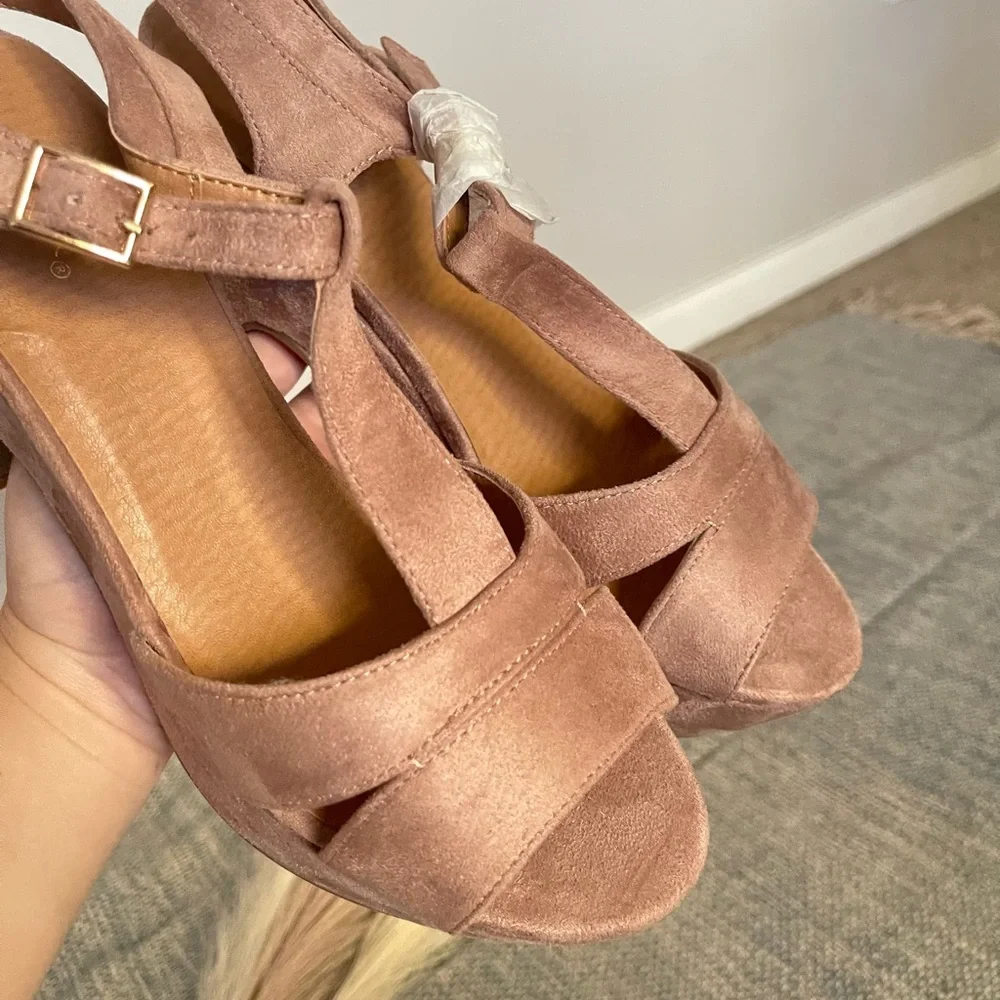 Qupid - Elegant Nude Suede Platform Heels